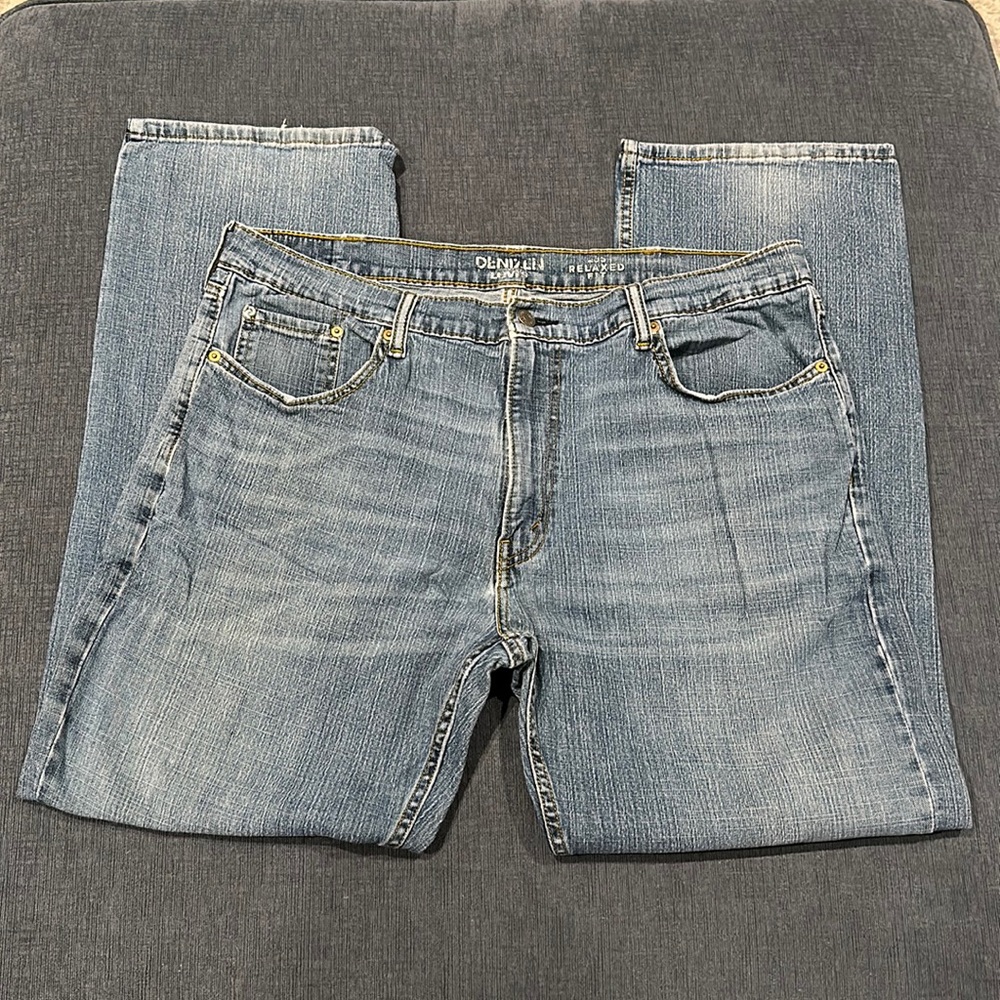 Men's relaxed fit jeans
